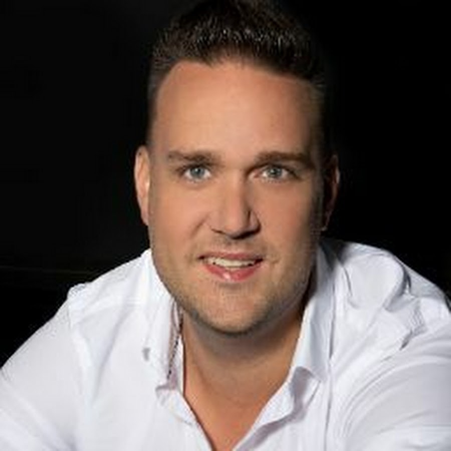 Pascal Redeker Zanger Nederlandstalig Hollandse Feestmuziek Tape-act Boeken