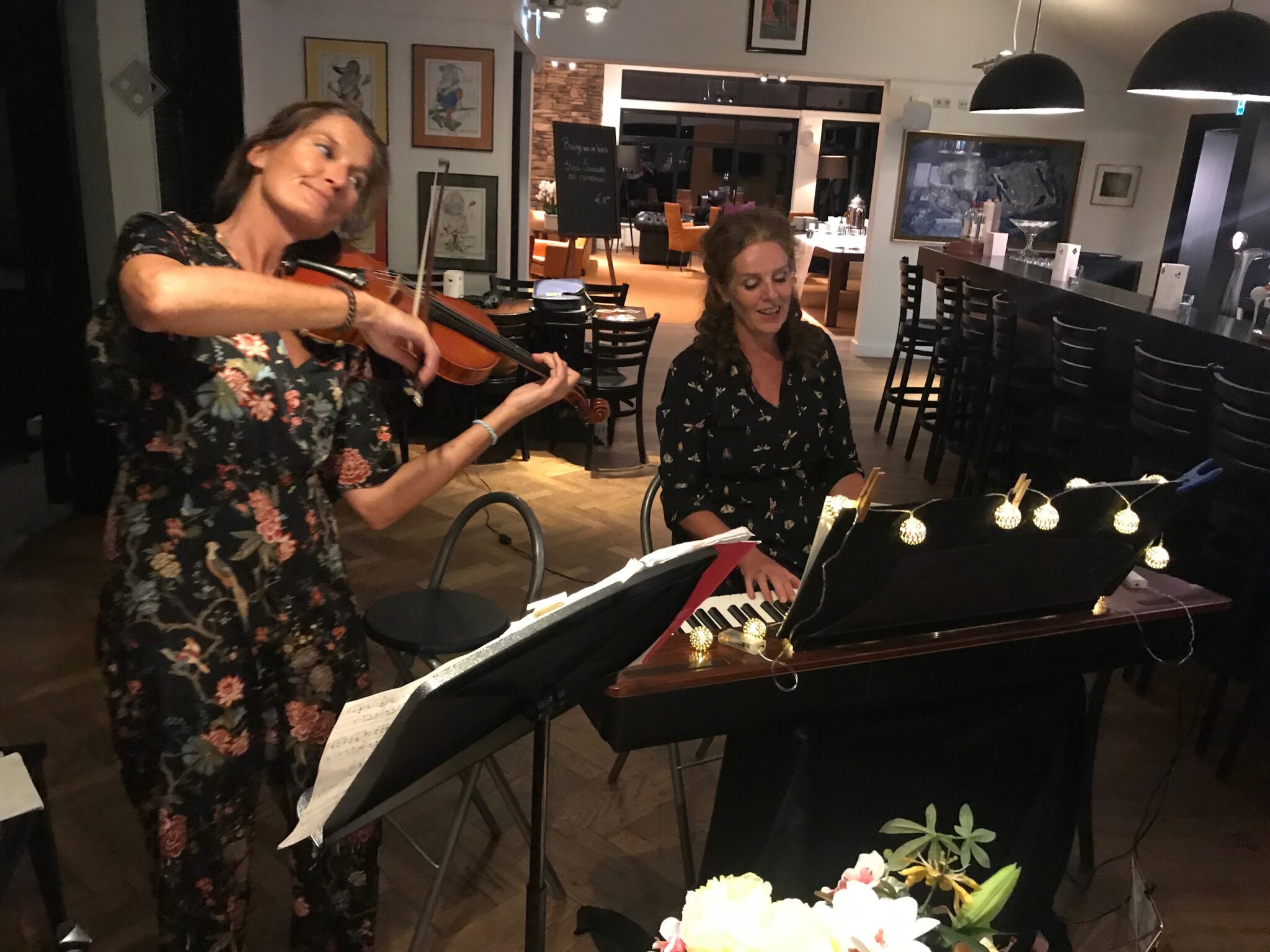 Les Fabuleuses Duo Achtergrondmuziek Franstalig Zangeres Boeken