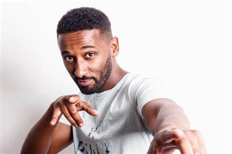 Fuad Hassen Presentator Cabaretier Humor Boeken