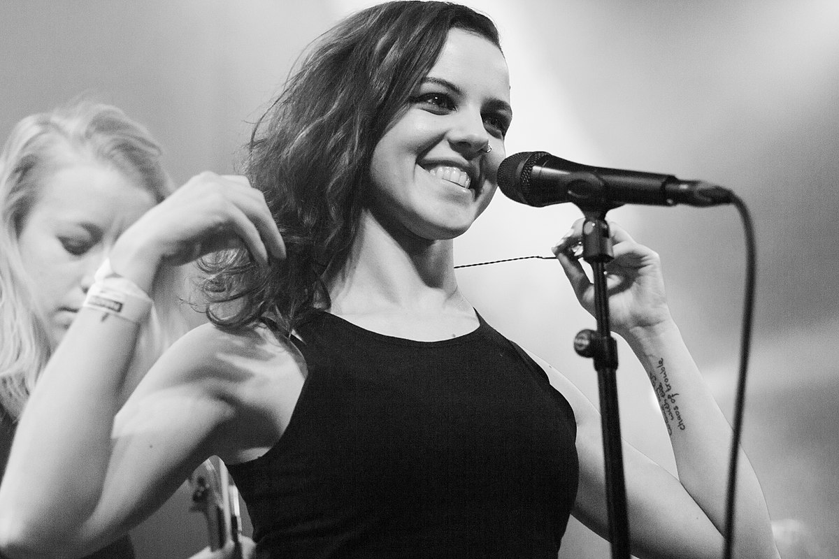 Lakshmi Zangeres Singer-Songwriter Tape-act Boeken