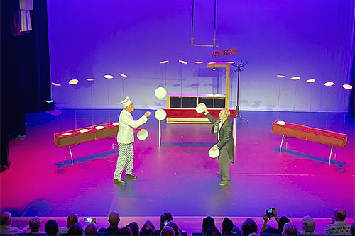 Los Pelicanos Duo Kinderentertainment Straatact Jongleren Boeken