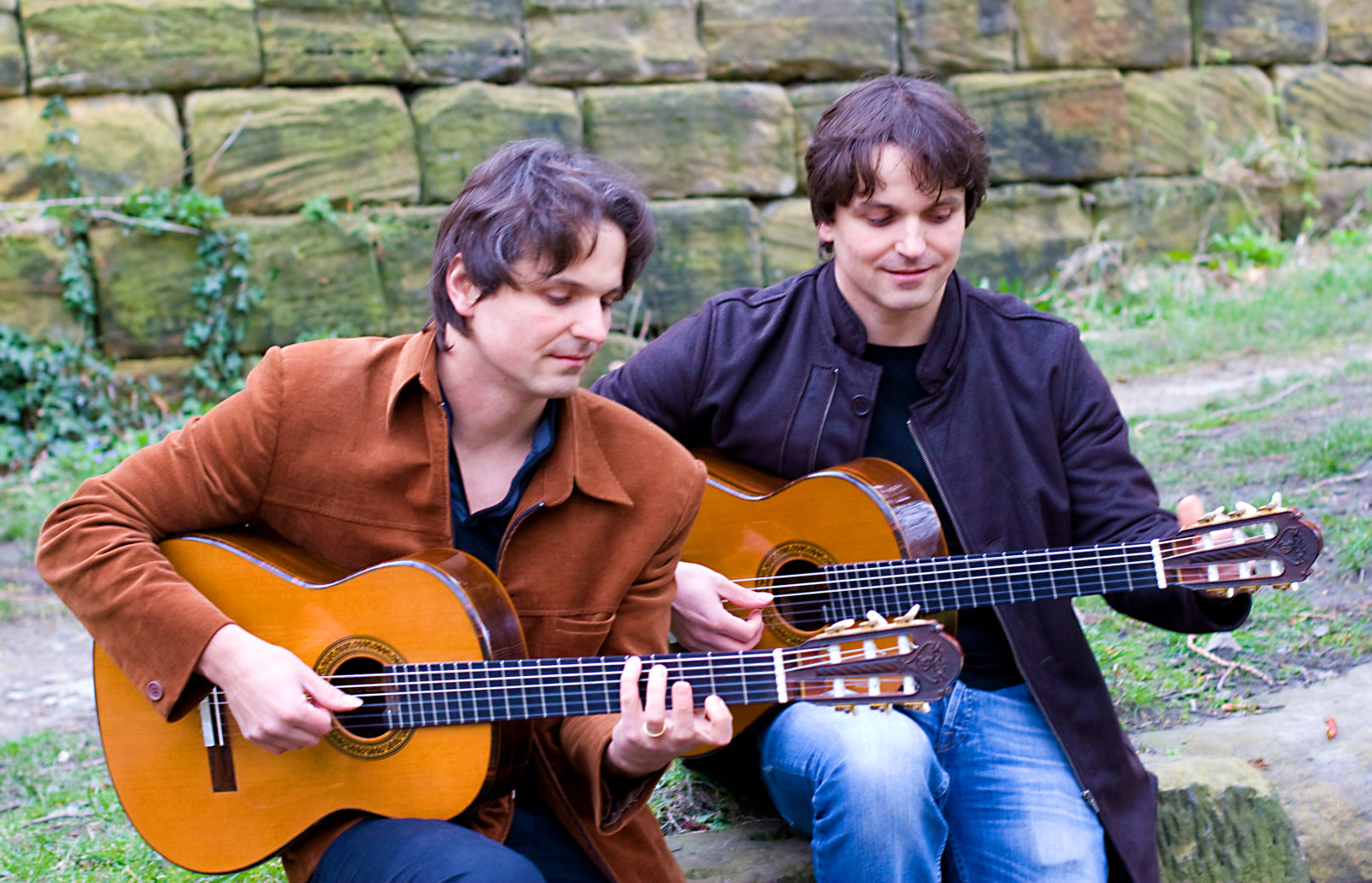 De Katona Twins Virtuoos Klassiek Gitaarduo Boeken