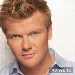 Bastiaan Ragas Presentator Dagvoorzitter Tape-artiest Zanger Band Boeken