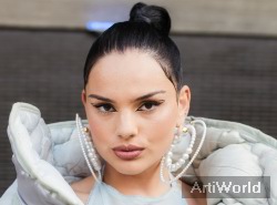 Famke Louise Zangeres Vlogger Rapper Model Boeken