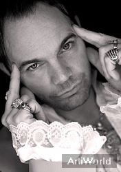 Gideon Calis Presentator Zanger Boeken